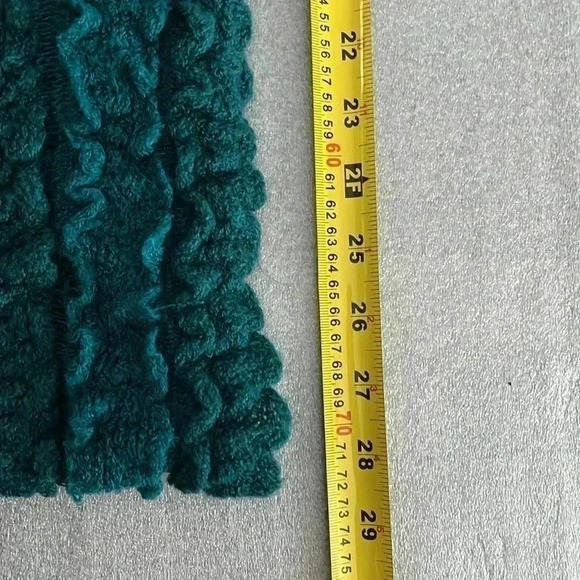 ❤️2/$30❤️Charlie Paige Dark Green Acrylic Infinity  Foulard Scarf - Picture 3 of 5